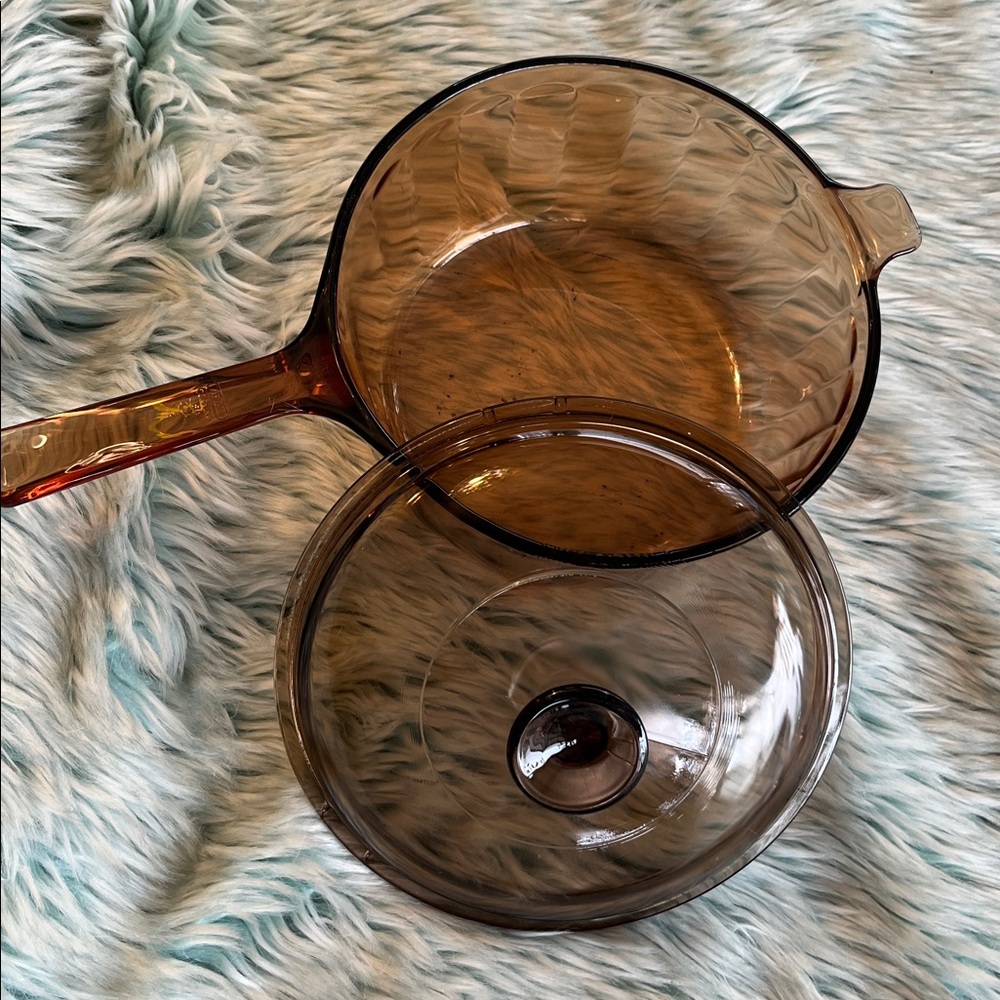 Vintage Visions Corningware Amber Glass Cookware with Lid. 2.5 Litre